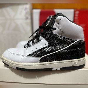 Nike Air Python sz 8